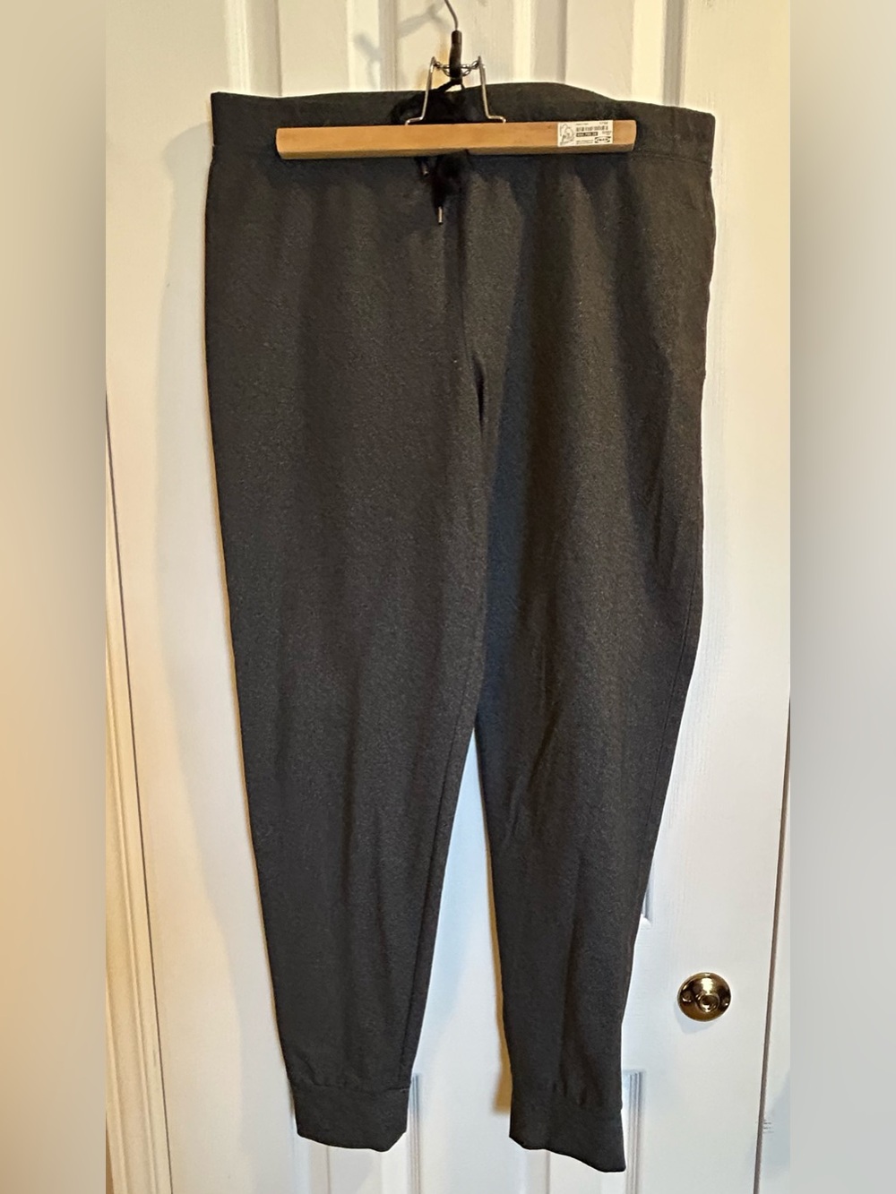 Joe Fresh Charcoal Gray women’s Technical Jogger, size Large